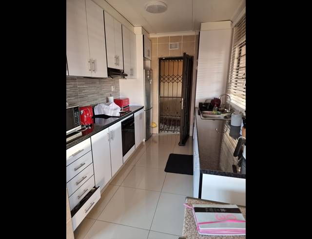 3 BEDROOM HOUSE FOR SALE IN PALMVIEW